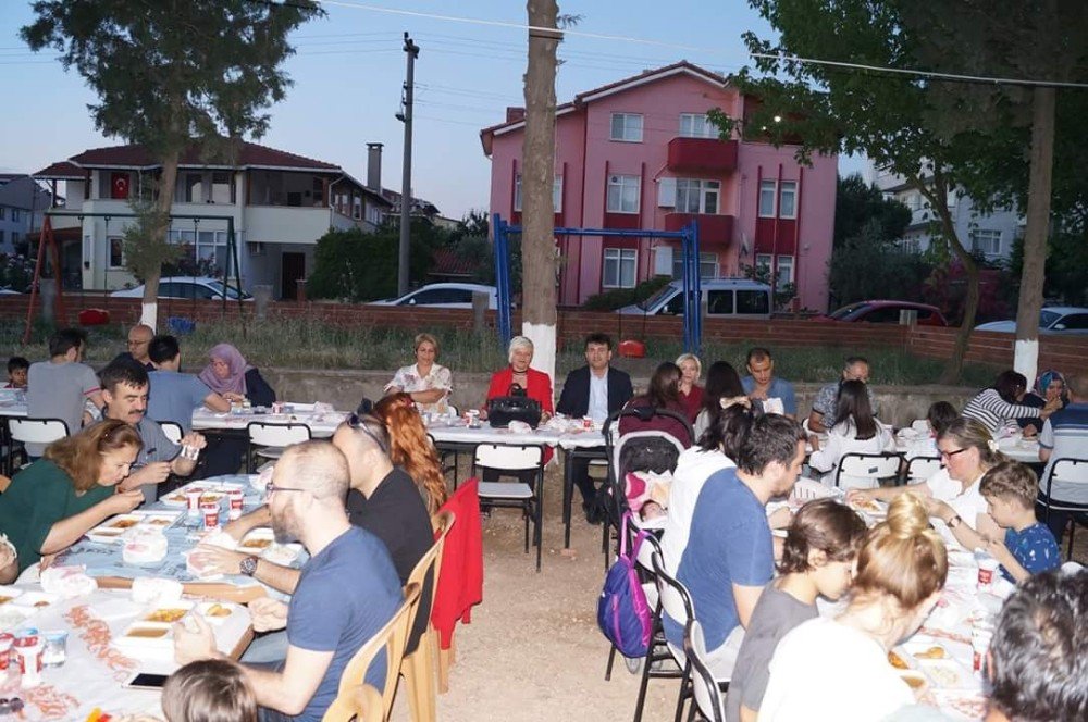 Biga Devlet Hastanesi Personeli İftar Yemeğinde Buluştu