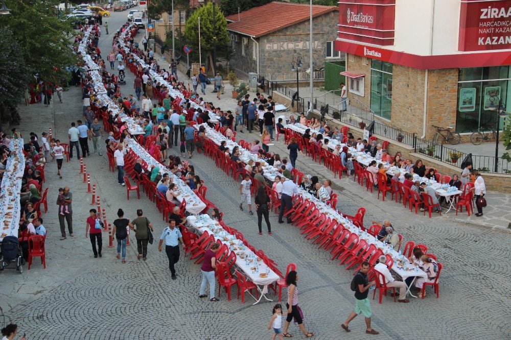 Müslüman Ve Hristiyan Vatandaşlar İftarda Buluştu