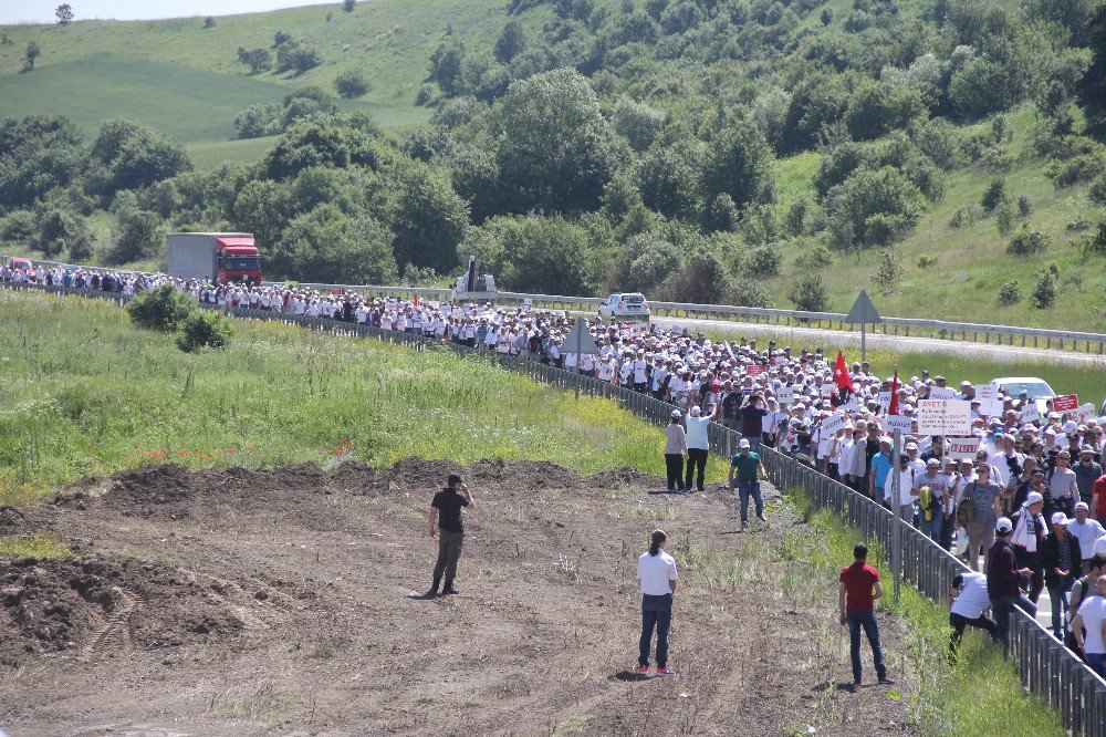 Adalet Yürüyüşü’ne Köşe Yazarlarından Destek