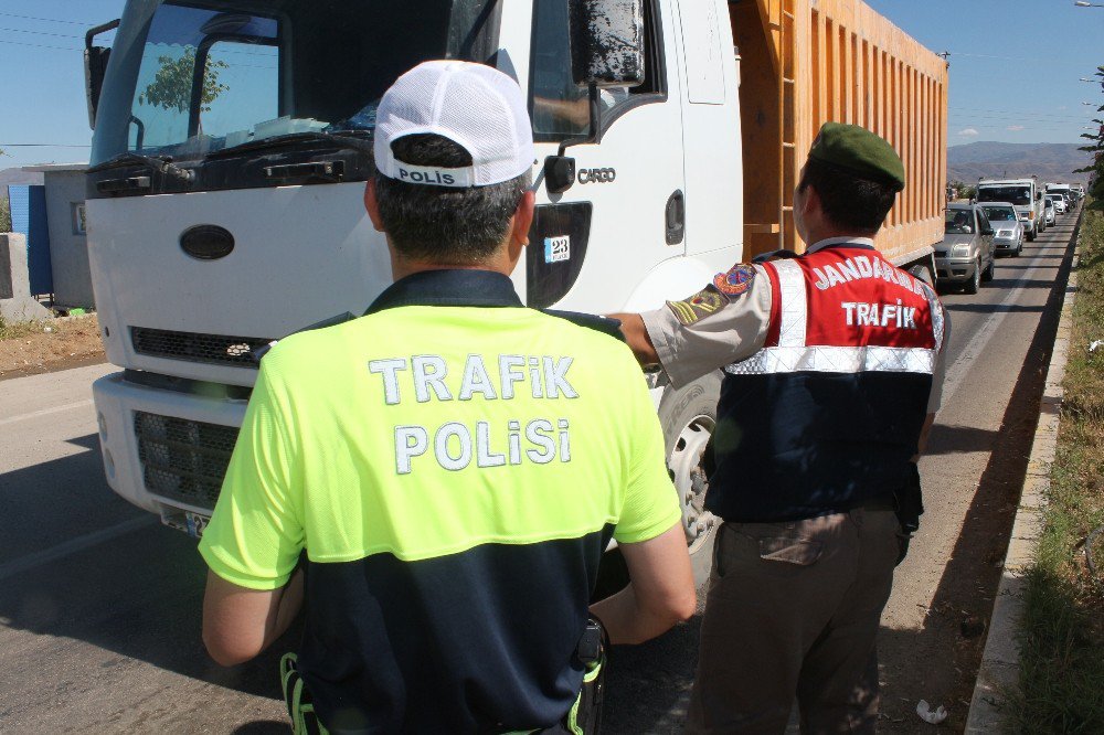 Elazığ’da Bayram Öncesi Trafik Uygulaması