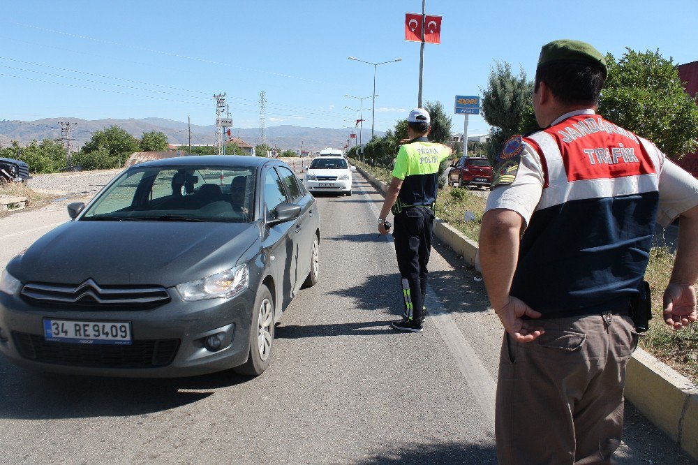 Elazığ’da Bayram Öncesi Trafik Uygulaması