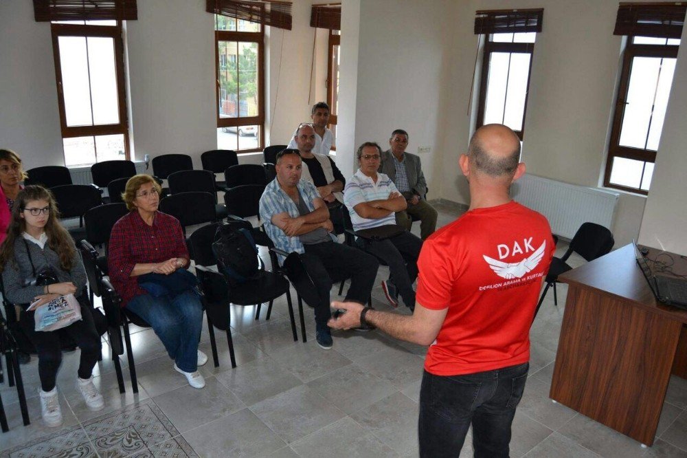 Dak Ve Odunpazarı Kent Konseyi İşbirliği Ekibinden ’Afet Bilinci’ Eğitimi