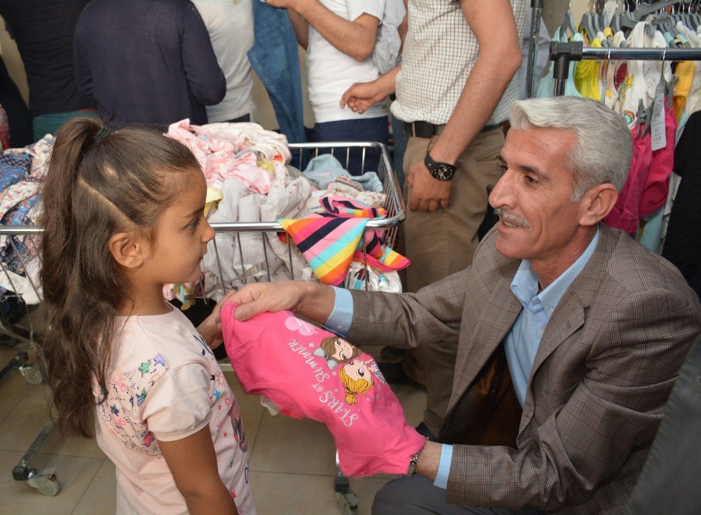 Hakkari’de Çocukların Bayramlık Sevinci