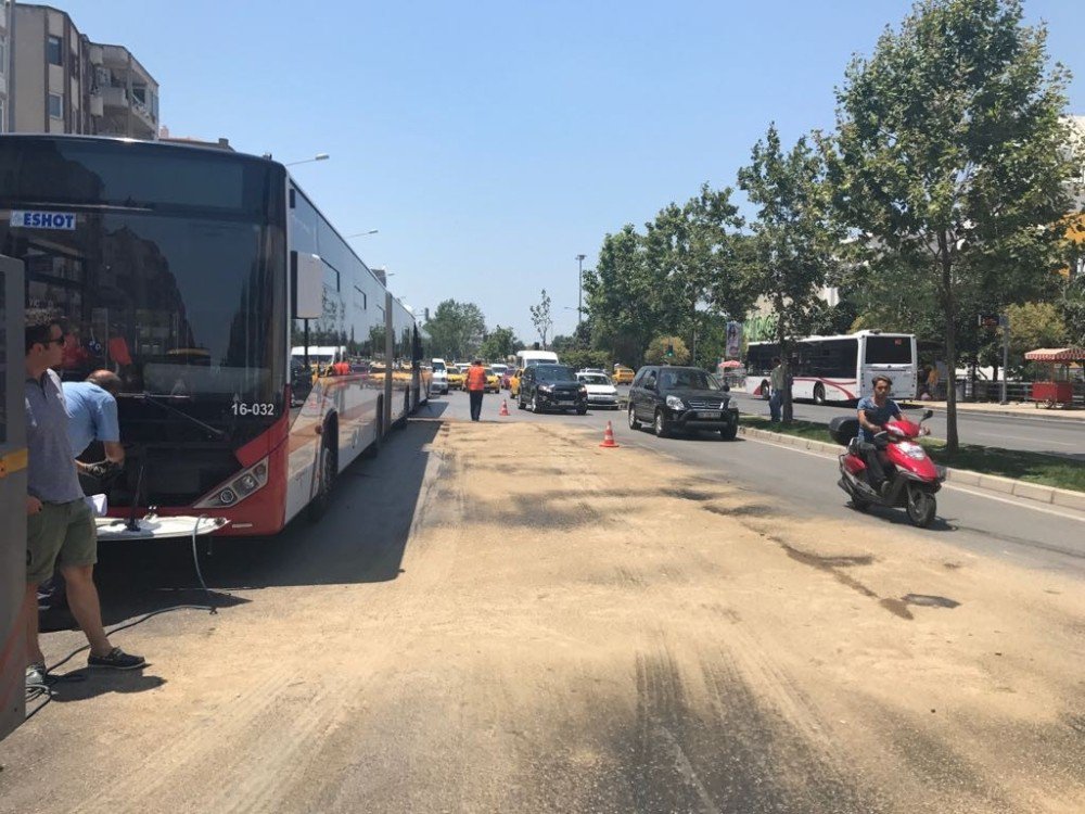 Halk Otobüsleri Çarpıştı: 11 Yaralı