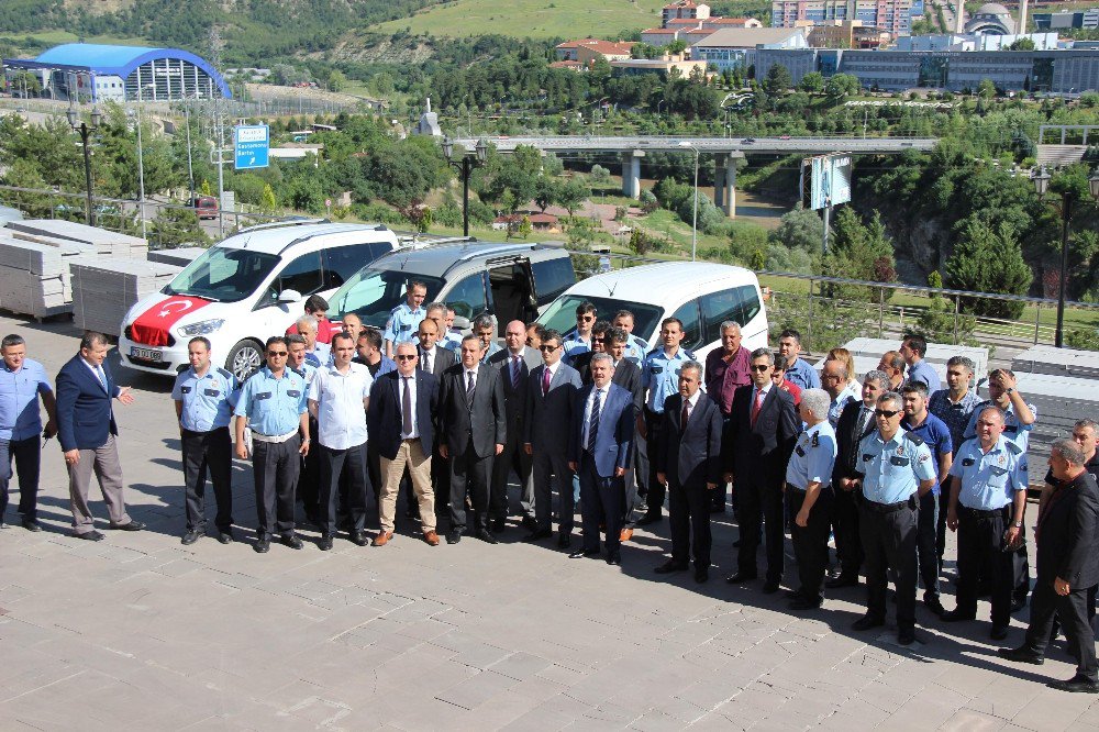 Karabük Emniyetinde 8 Araç Dualarla Hizmete Alındı