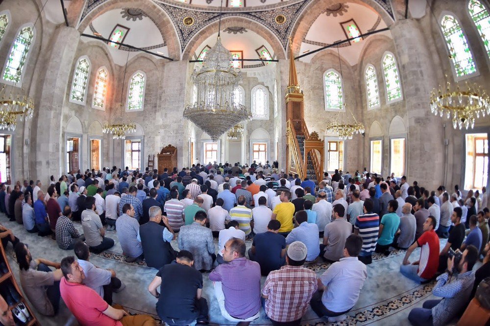 Mimar Sinan’ın Eseri Molla Çelebi Camii Yeniden İbadete Açıldı