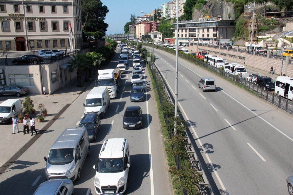 Karadeniz Sahil Yolu’nda Tatil Yoğunluğu