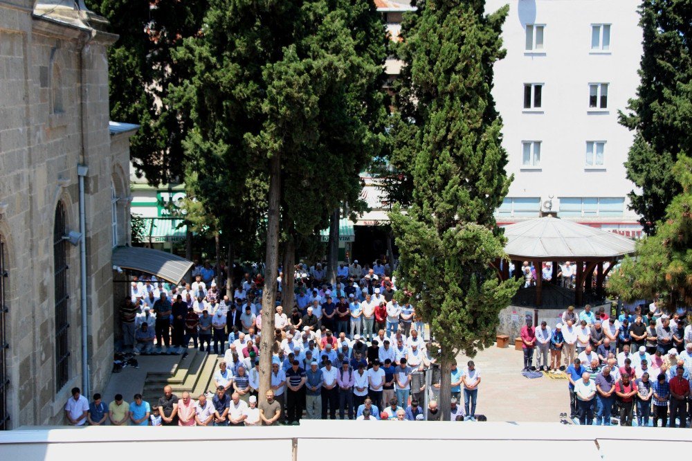 Son Cumada Camiler Doldu Taştı