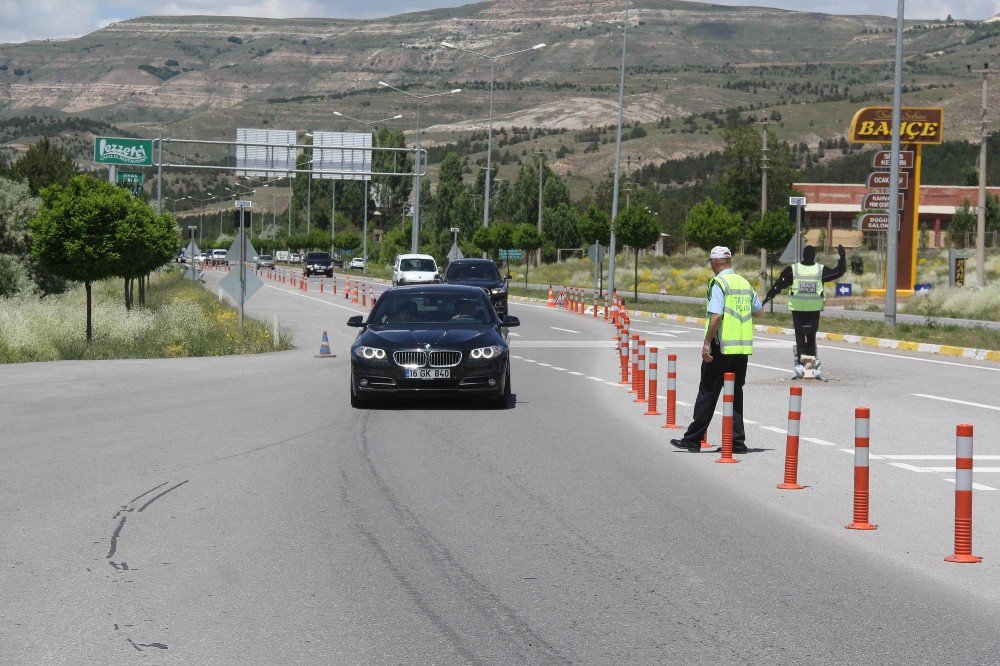 Polisten Emniyet Kemeri Takana Şapka Ödülü