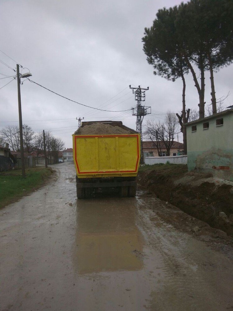 Kapaklı Uzunhacı Mahallesnin İçme Suyu Hattı Yenilendi