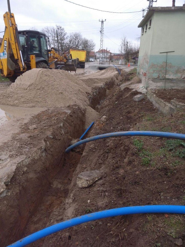 Kapaklı Uzunhacı Mahallesnin İçme Suyu Hattı Yenilendi