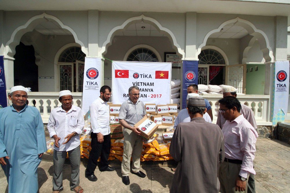 Tika’dan Vietnam’da İftar Ve Gıda Yardımı