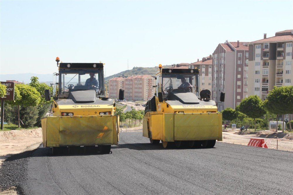 Yeni Toki Bölgesinde Sıcak Asfalt Çalışmaları Devam Ediyor