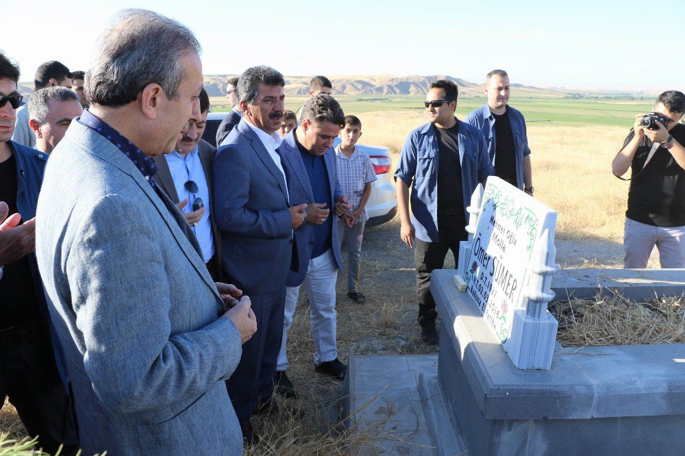 Mehdi Eker’in Mezarlık Ziyaretine Yoğun Güvenlik Önlemi