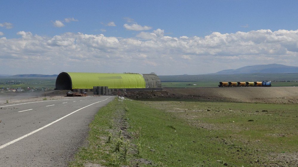 Btk’da Raylar Döşeniyor