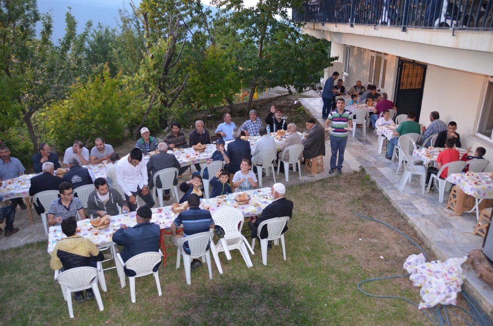 Çetmi Köyü Sakinleri İftarda Buluştu