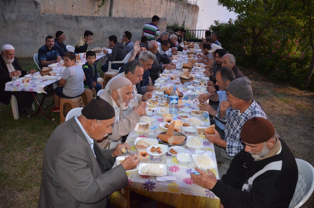 Çetmi Köyü Sakinleri İftarda Buluştu