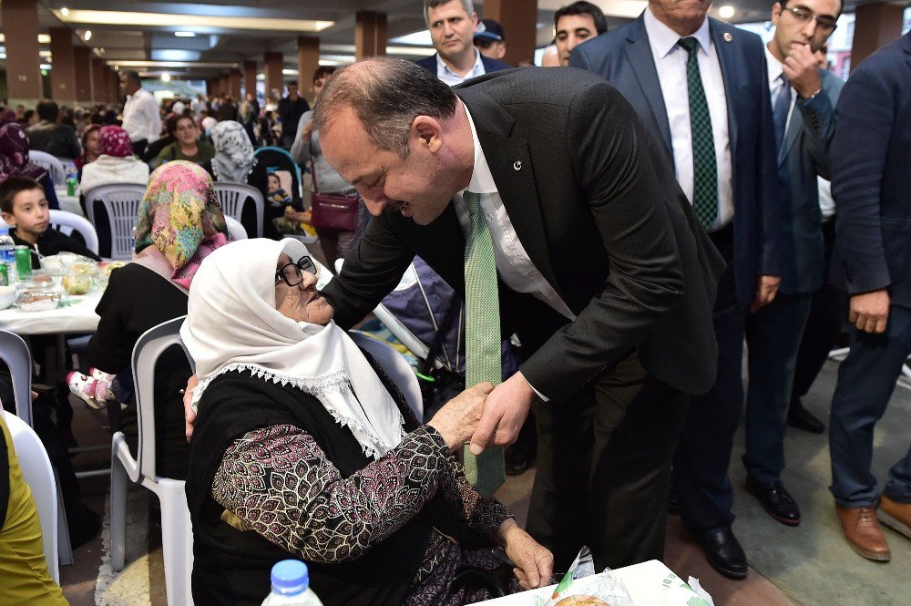 Mamak’ta 85 Bin Kişi İftar Açtı