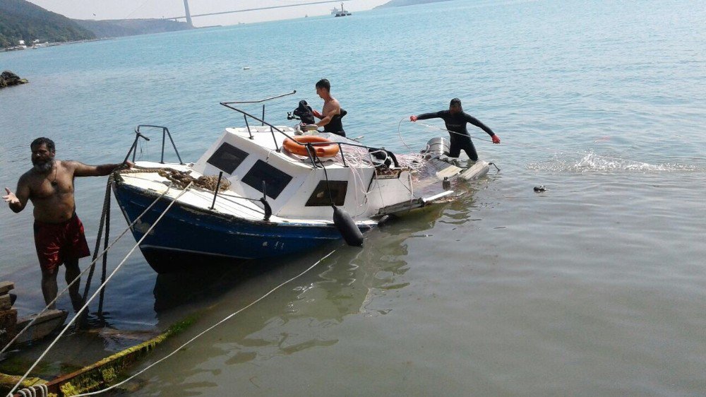 Sahil Güvenlik Botunun Oluşturduğu Dalga Balıkçı Teknesine Kaza Yaptırdı: 3 Yaralı