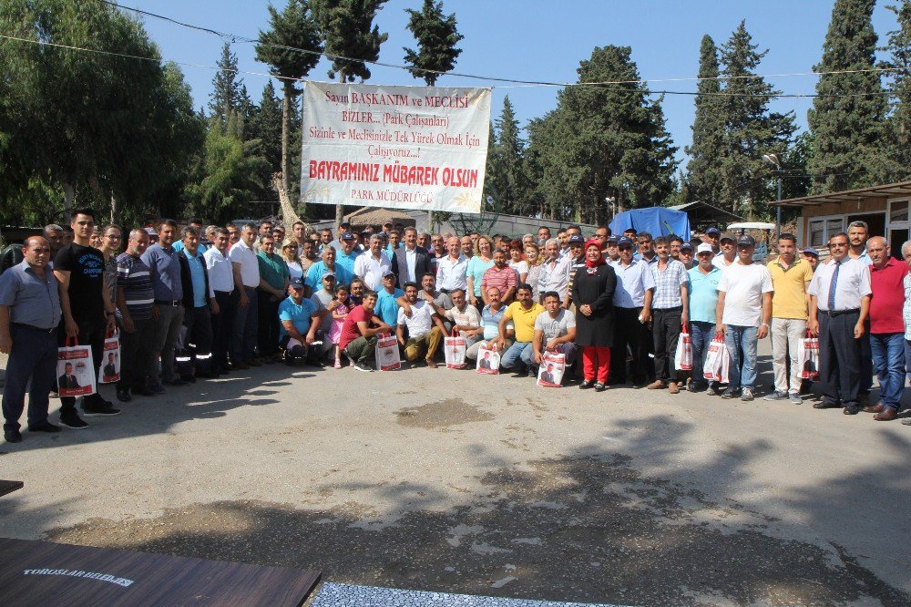 Başkan Tuna, Huzurevi Sakinleri Ve Personeliyle Bayramlaştı