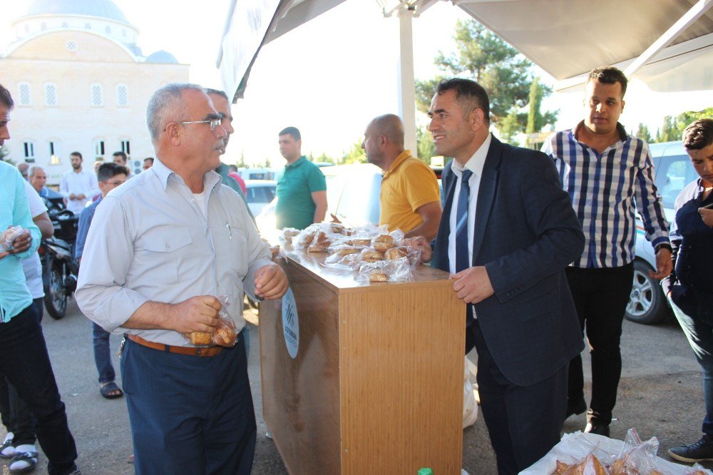 Adıyaman Belediyesi’nden Bayram Namazı Sonrası İkram