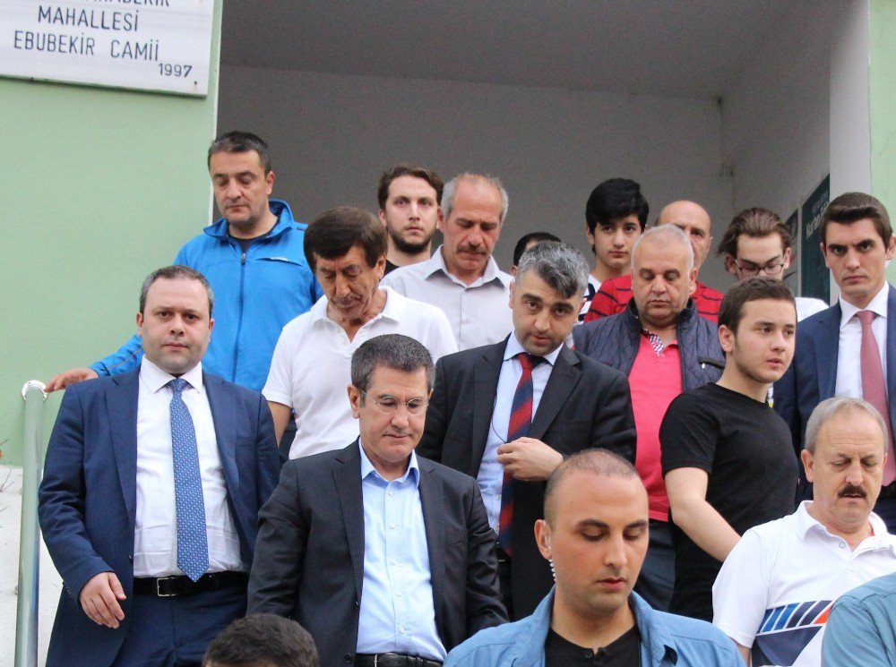 Başbakan Yardımcısı Canikli, Bayram Namazını Samsun’da Kıldı