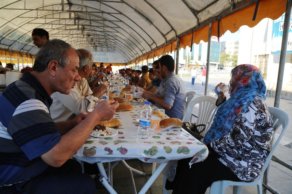 Demirkol Vatandaşlarla Bayramlaştı