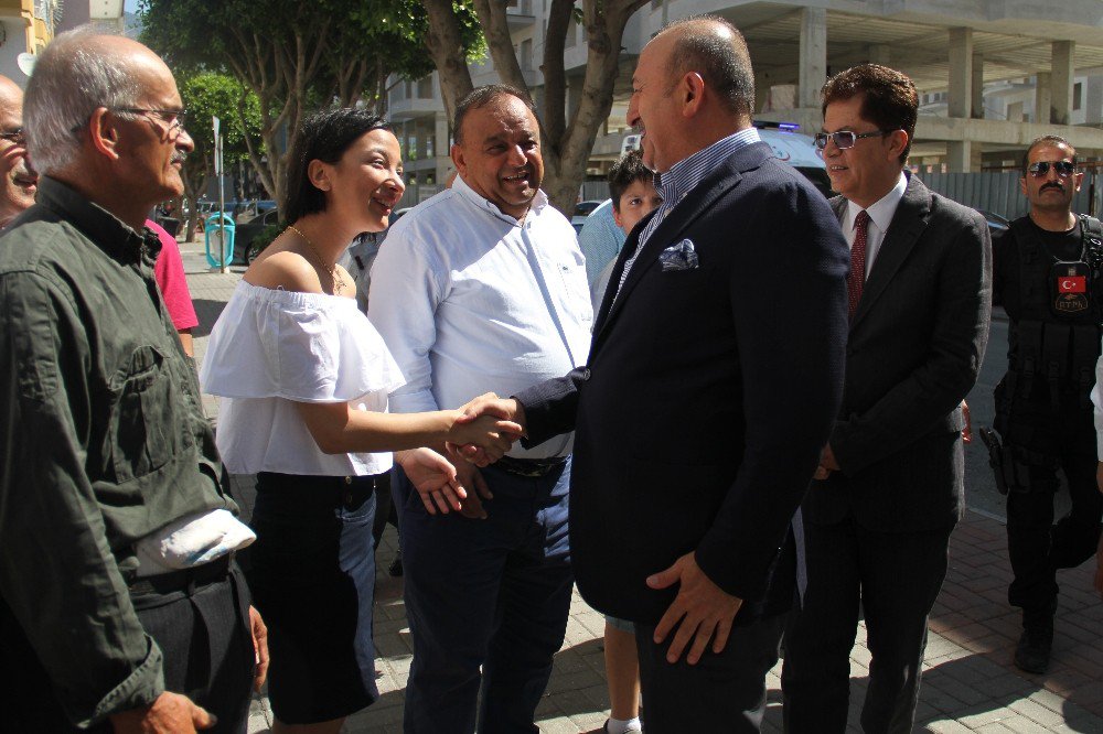 Bakan Çavuşoğlu, Memleketi Alanya’da Hemşehrileriyle Bayramlaştı