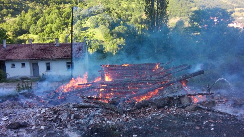 Kastamonu’da Üç Aile Bayram Günü Evsiz Kaldı