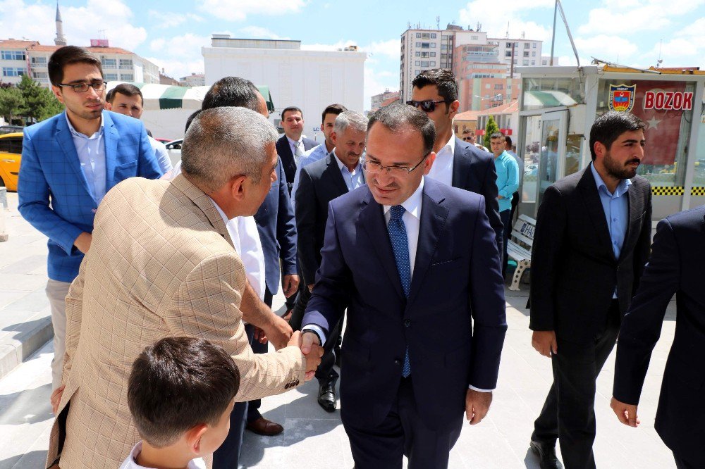 Bakan Bozdağ: "Türk Yargısının Kararını Etkileyeceğini Düşünenler Boşuna Yoruluyorlar"