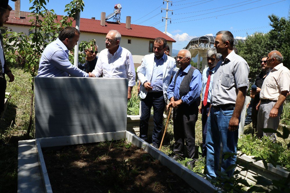 Kılıçdaroğlu, Bolu’da Bayram Ziyaretlerinde Bulundu