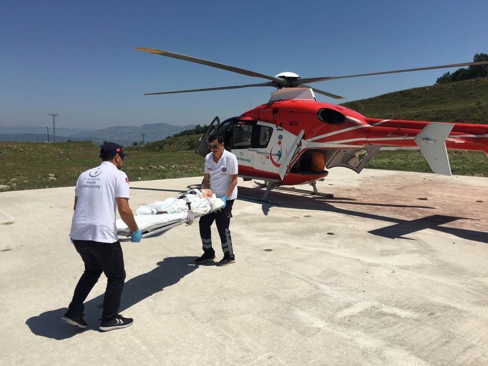 Ayağı Kesilen 3 Yaşındaki Çocuğun Yardımına Ambulans Helikopter Yetişti