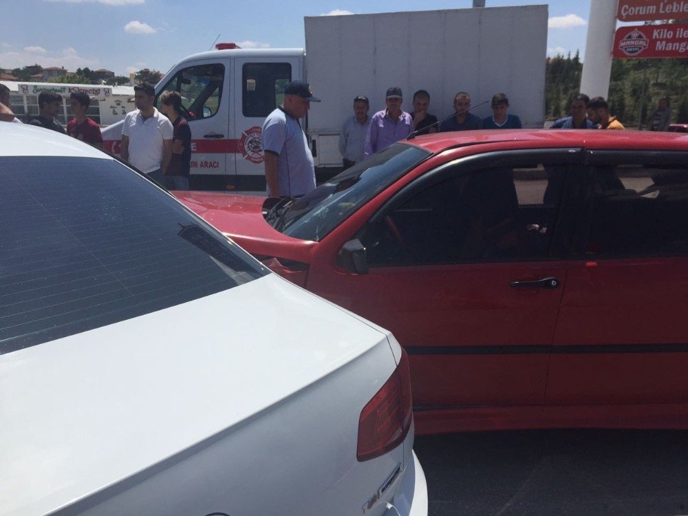 Sungurlu’da Zincirleme Trafik Kazası: 2 Yaralı