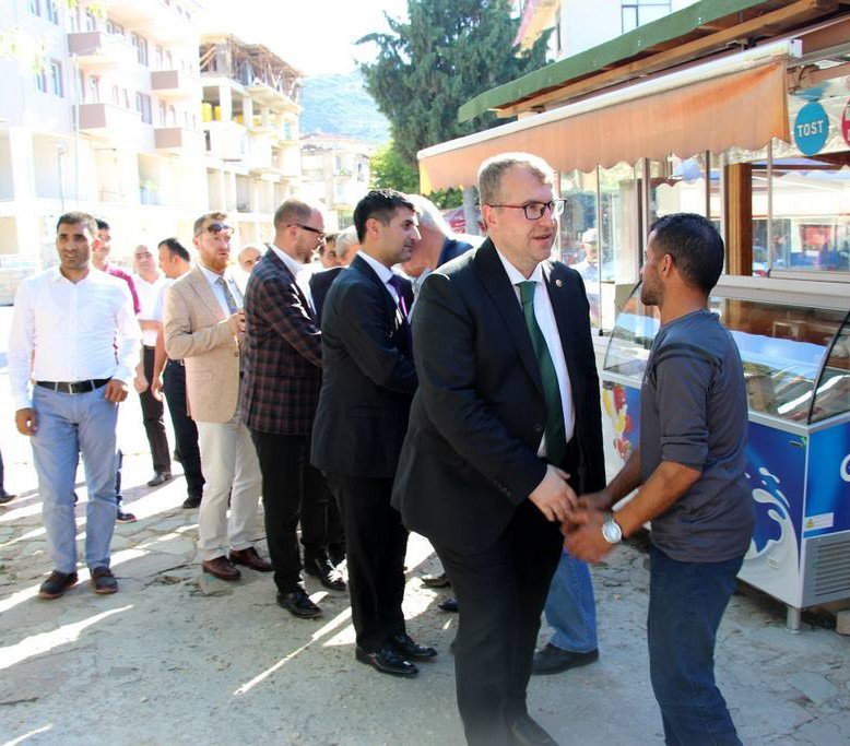 Ak Parti Bilecik Milletvekili Eldemir Vatandaşlarla Bayramlaştı