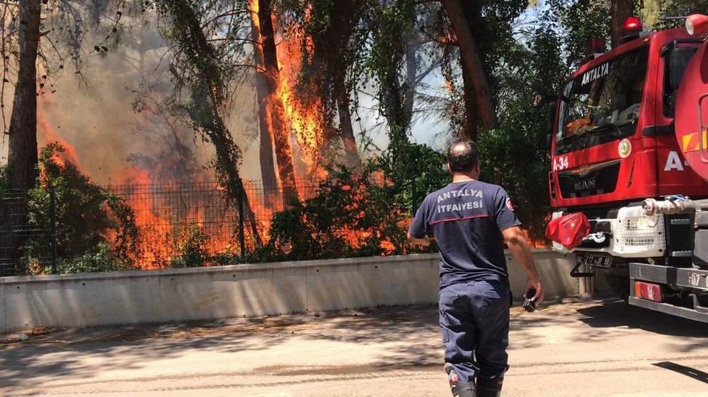 Antalya’da 5 Dönümlük Orman Yandı