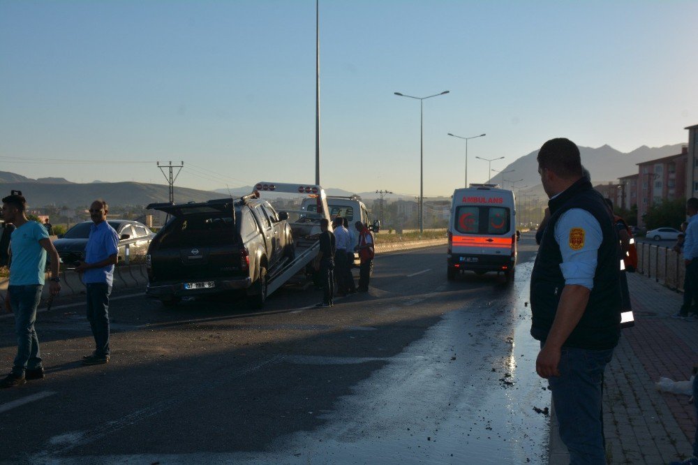 Tatvan’da Trafik Kazası: 6 Yaralı