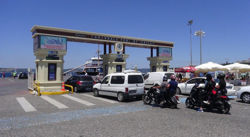 Çanakkale’de Tatilcilerin Yoğunluğu Erken Başladı