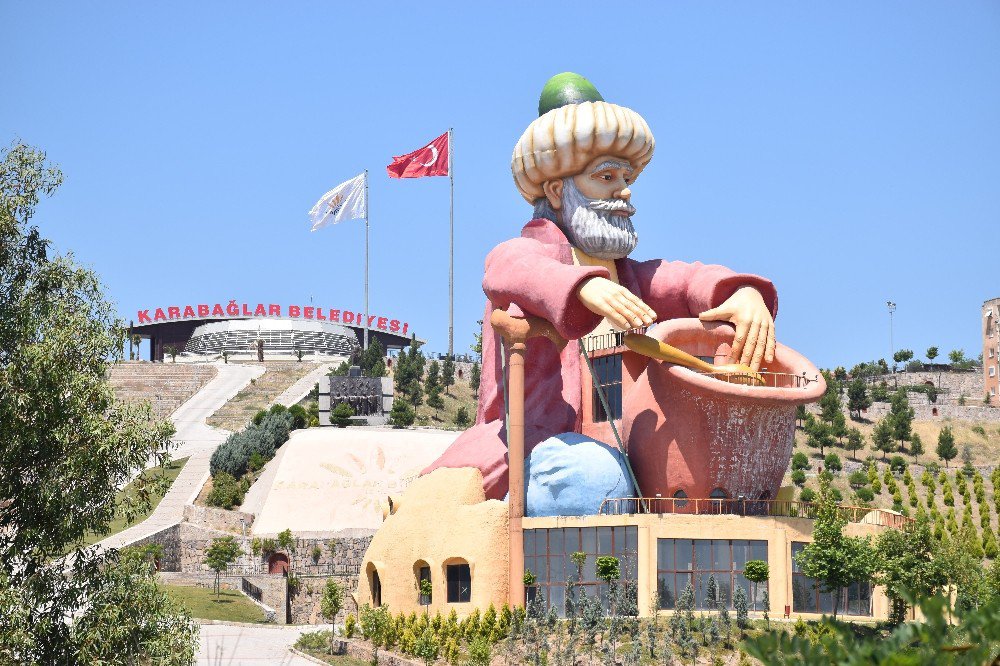 Demirtaş: “Nasreddin Hoca Heykeli Kaldırılmalı"