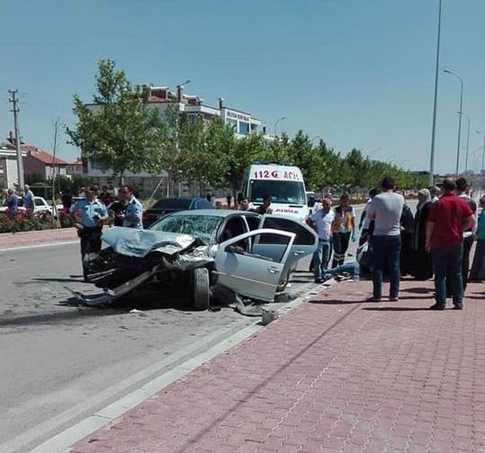 Konya’da İki Otomobil Çarpıştı: 8 Yaralı