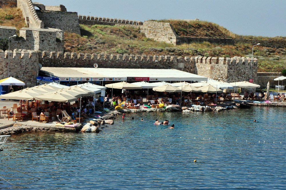 Bozcaada’ya Turist Akını