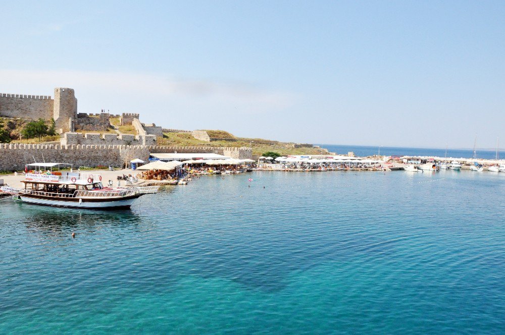 Bozcaada’ya Turist Akını