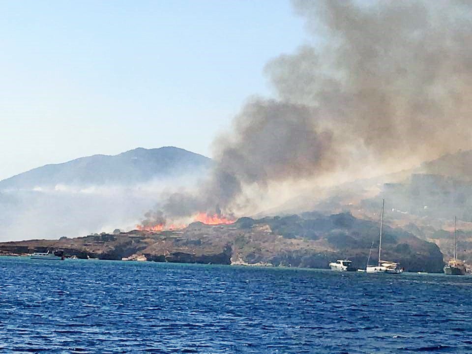 Tarihi Değirmenler Tepesi’nde Korkutan Yangın