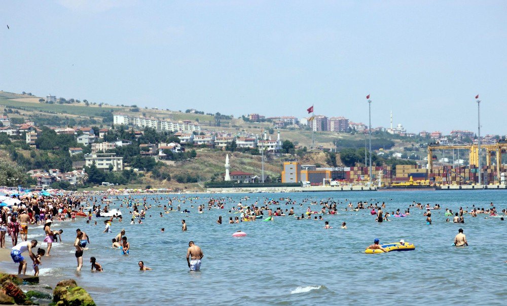 Tekirdağ Plajlarındaki Yoğunluk Sürüyor