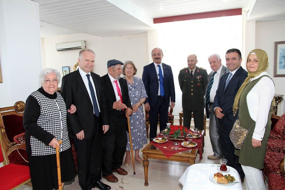 Bayramda Huzurevi Sakinleri Unutulmadı