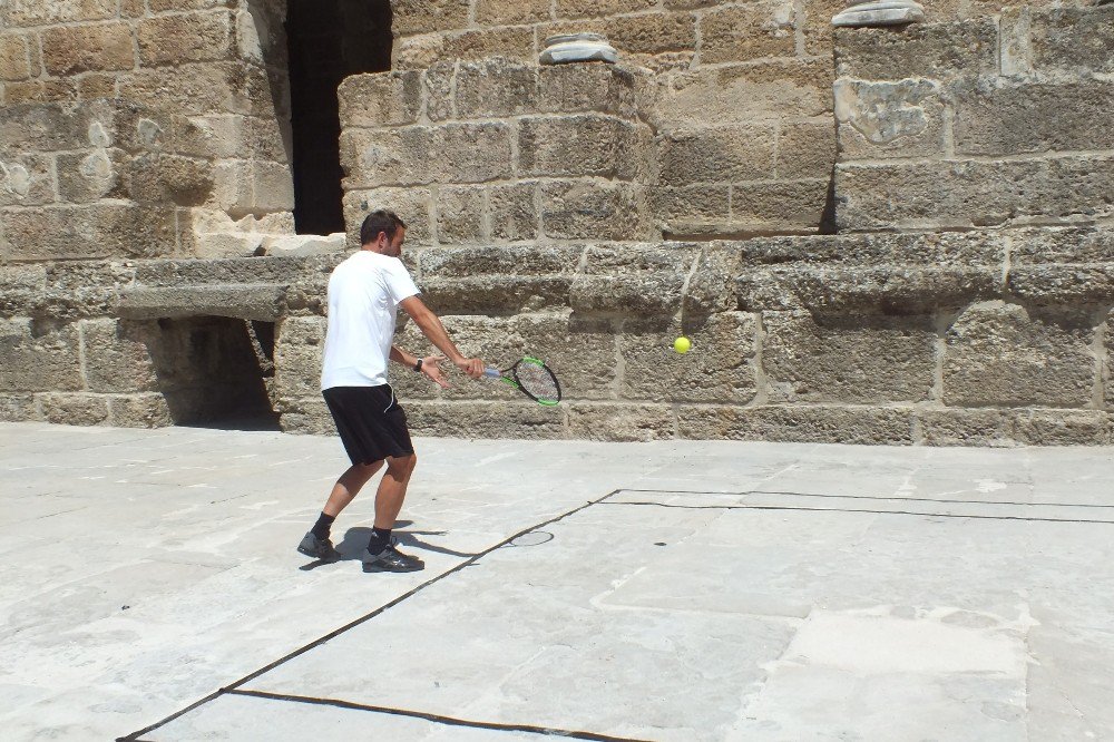 Usta Raketler Aspendos’a Hayran Kaldı