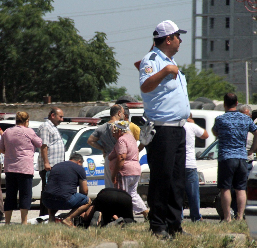 Adana’da Kamyonet Motosiklete Çarptı: 1 Ölü, 1 Yaralı