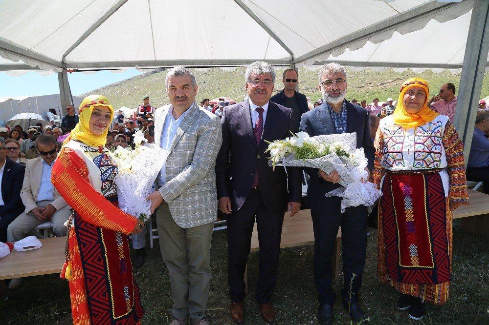 Başkan Çelik, Akkışla Yoğurt Festivali’nde İlçeye Yapılan Yatırımları Anlattı