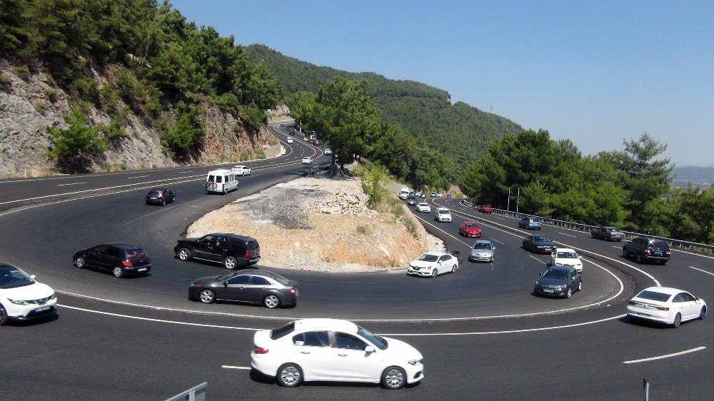 Bayram Dönüşü Muğla’da Trafik Yoğunluğu