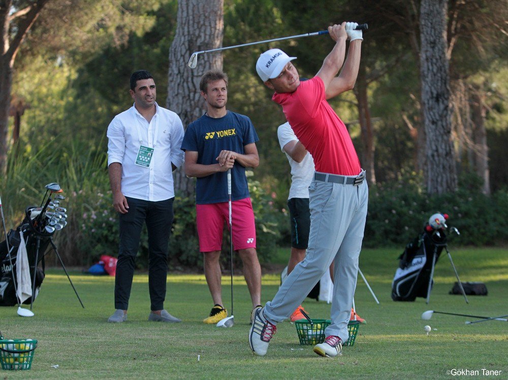 Ünlü Tenisçiler, Golfte Hünerlerini Sergiledi