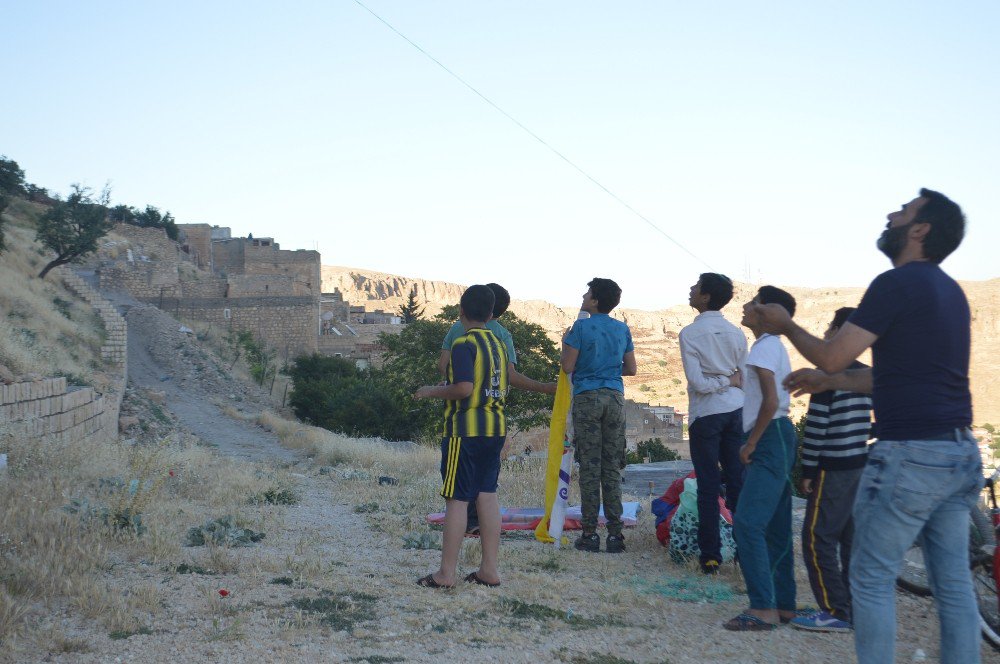 Mardin’de Uçurmadan Şeker Yağdı